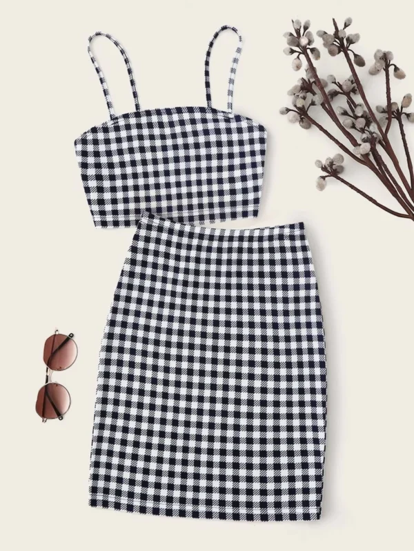 Conjunto top de tirante corto de guing?n con falda