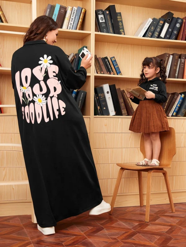 Ni?itas Camiseta con estampado de slogan de tapeta con bot?n - Imagen 4