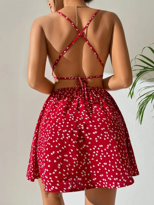 Vestido de tirantes con estampado de coraz?n de confeti con tira cruzada de espalda abierta con cord?n - Imagen 2