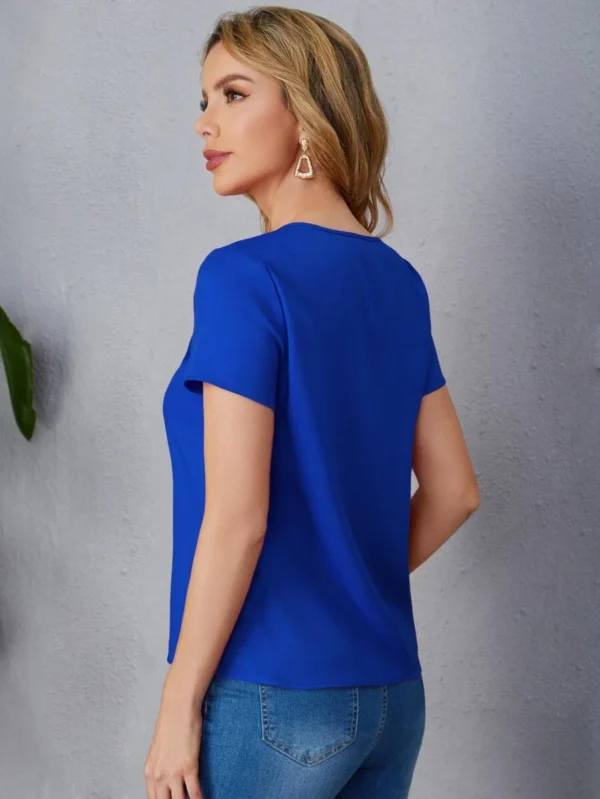Top de cuello notch con fruncido - Imagen 5