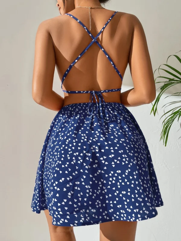 Vestido de tirantes con estampado de coraz?n con tira cruzada de espalda abierta con cord?n - Imagen 2