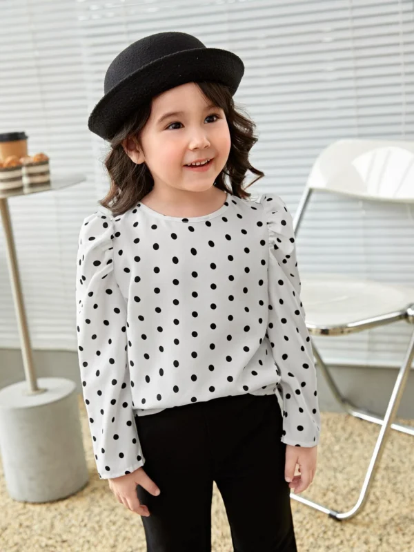 Blusa con estampado de lunares de manga farol