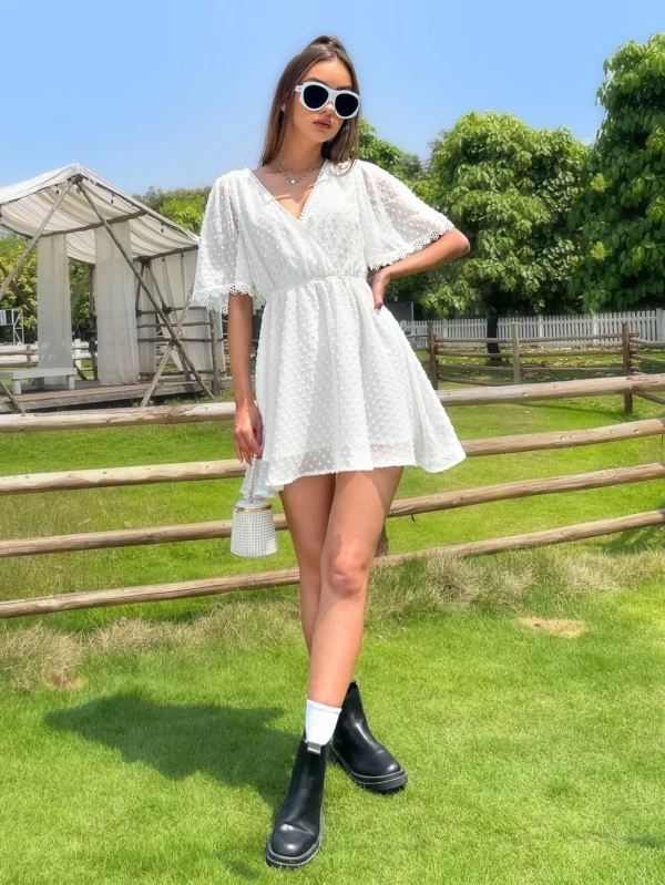 Vestido de lunares escote cruzado de manga con volante - Imagen 4