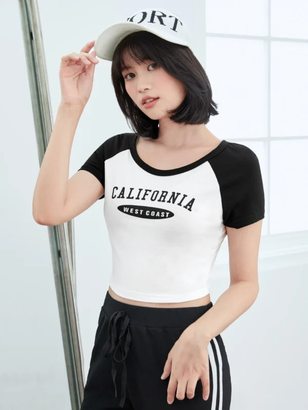 Camiseta con estampado de letra de manga ragl?n - Imagen 2