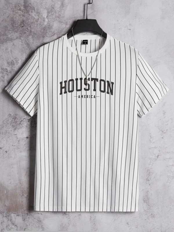 Camiseta con estampado de rayas y letra