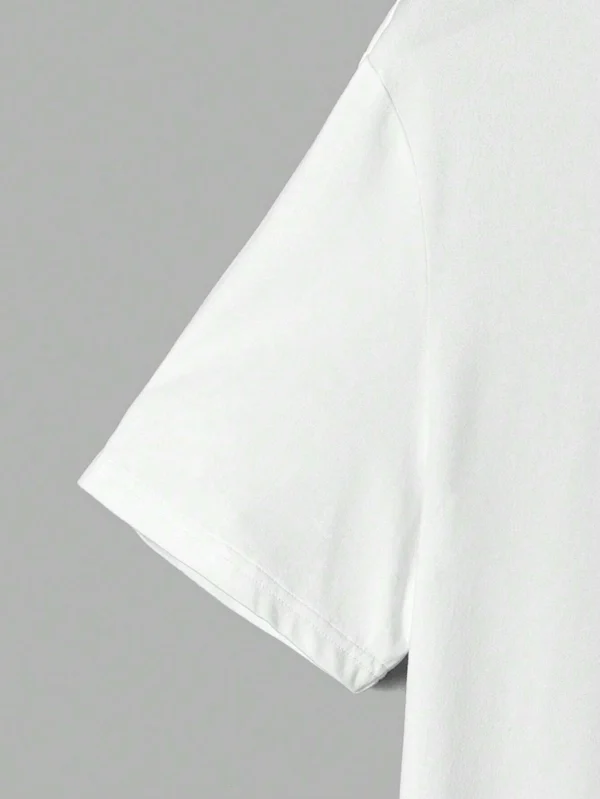 Camiseta con estampado de letra bajo curvo - Imagen 3