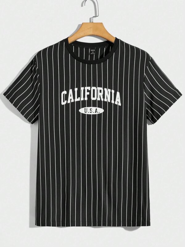 Camiseta con estampado de rayas y letra