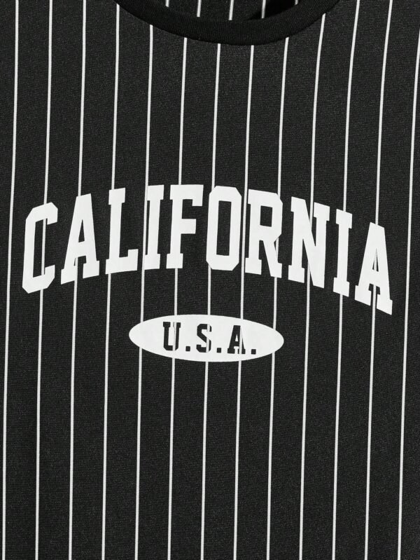 Camiseta con estampado de rayas y letra - Imagen 2