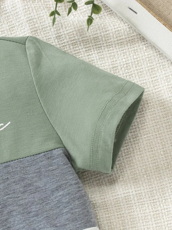 Camiseta con estampado de letra con costura - Imagen 5