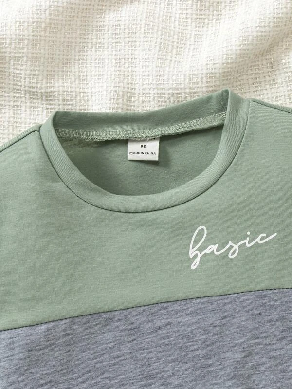 Camiseta con estampado de letra con costura - Imagen 4