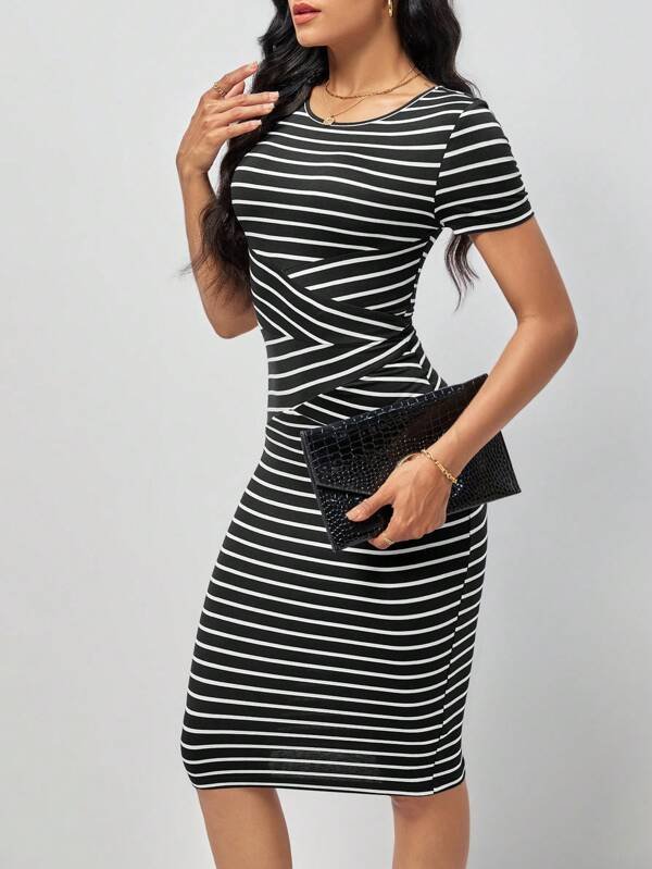 Vestido ajustado con estampado de rayas - Imagen 3