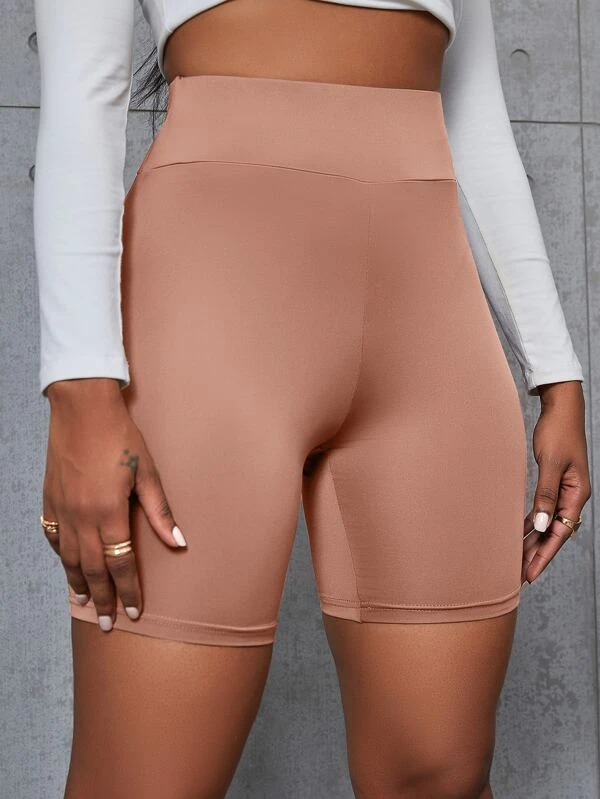 Shorts biker de cintura ancha unicolor - Imagen 4