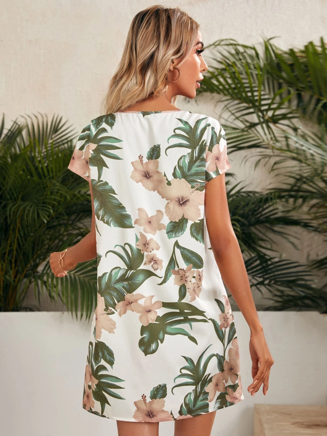 Vestido con estampado tropical con abertura delantera - Imagen 2