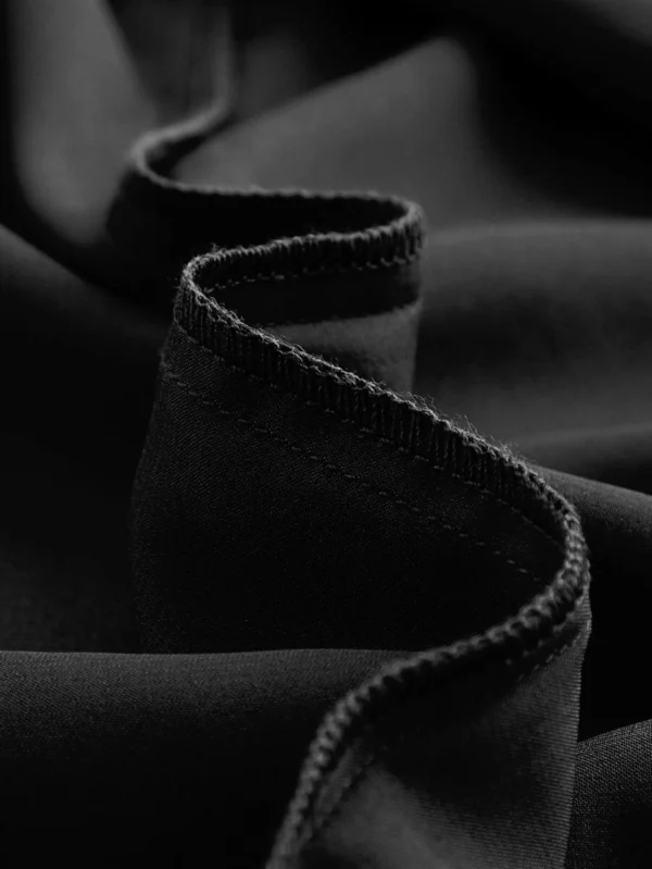 Vestido de tirantes unicolor fruncido de muslo con abertura de sat?n - Imagen 3