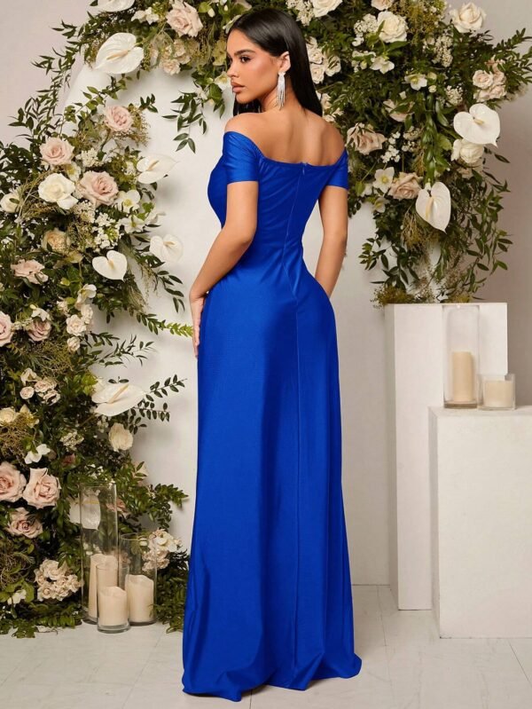 Vestido de dama de honor de hombros descubiertos fruncido de muslo con abertura con fruncido lateral - Imagen 2