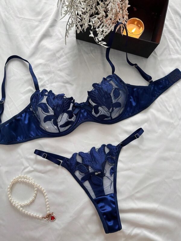 Conjunto De Lenceria Sexy De Malla Bordada Y Parcheada Para Mujer