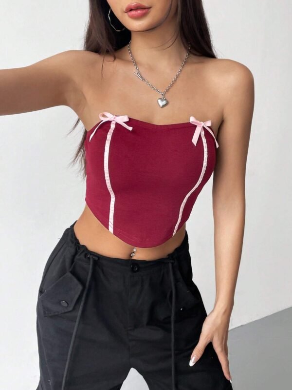 Top crop con dise?o de lazo unido en contraste - Imagen 3