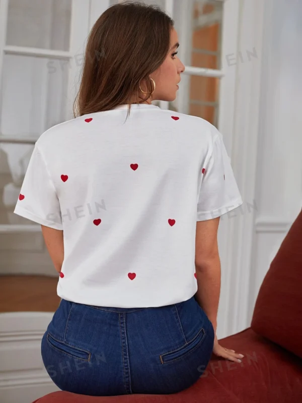 Camiseta con estampado de coraz?n de cuello redondo - Imagen 2