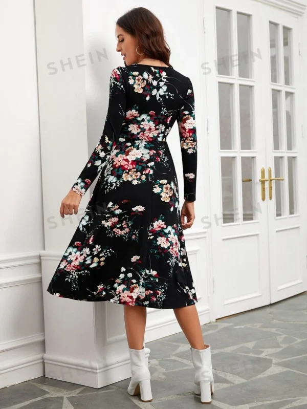 Vestido linea A con estampado floral sin cinturon - Imagen 2