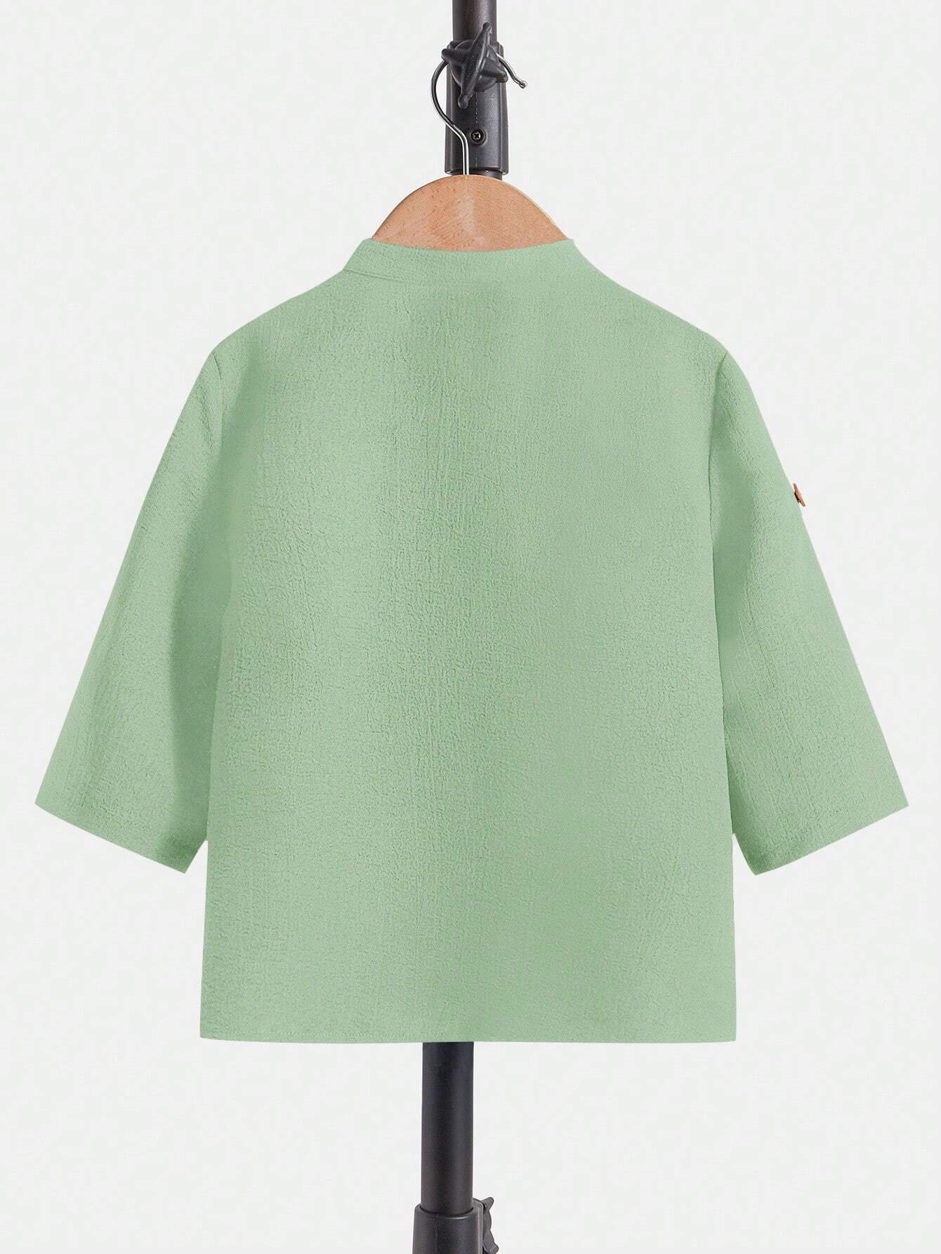 Camisa con bot?n de manga enrollada de cuello alto - Imagen 2