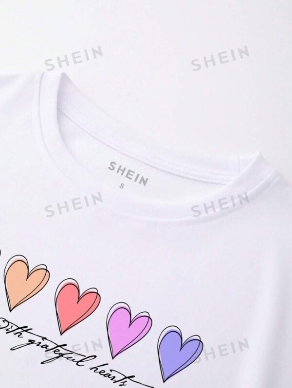 Camiseta crop con estampado de coraz?n y slogan - Imagen 3