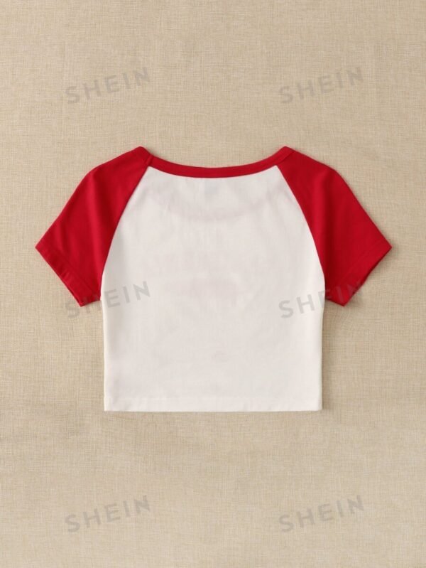 Camiseta crop con estampado de letra de manga ragl?n - Imagen 2