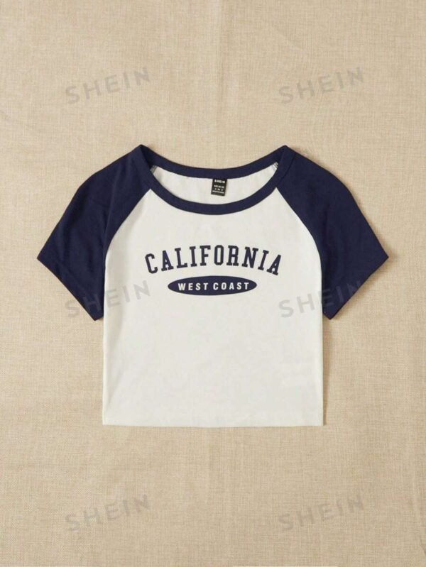 Camiseta crop con estampado de letra de manga ragl?n - Imagen 3