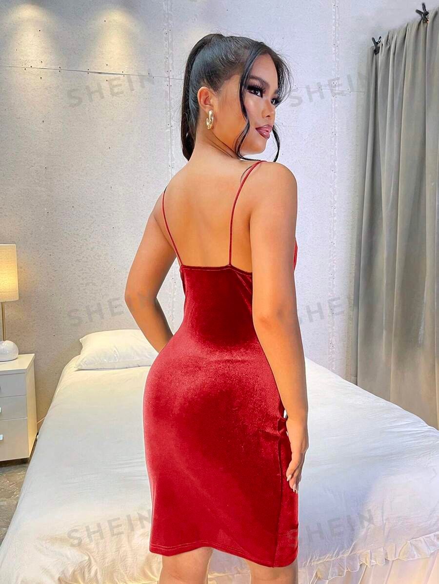Vestido ajustado de tirantes de terciopelo - Imagen 2