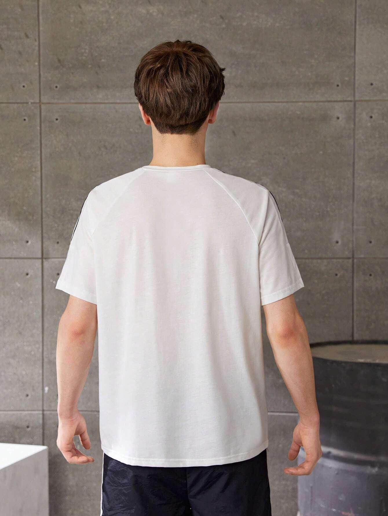 Camiseta Suelta De Moda Para Chico Adolescente Con Detalles De Parches Estampados - Imagen 4