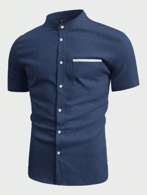 Camisa con parche de bolsillo con botón