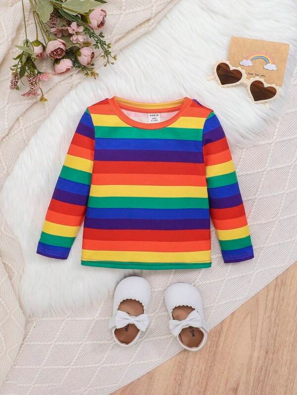 Camiseta de rayas de arcoíris con estampado