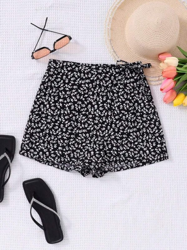 Shorts Casuales Con Cintura De Nudo Y Estampado Floral
