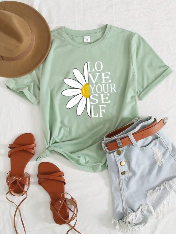 Camiseta informal de manga corta con patrón de flores simple