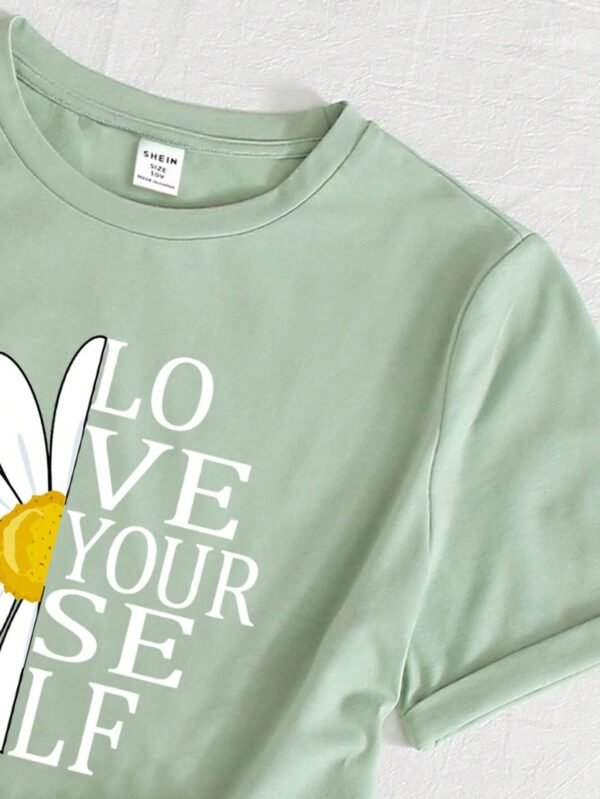 Camiseta informal de manga corta con patrón de flores simple - Imagen 3