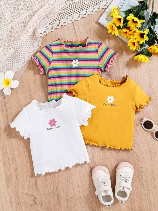 Camiseta a rayas con patrón de flores para el verano