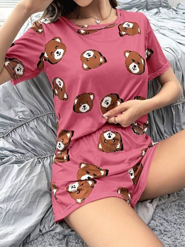 Conjunto de pijama con camiseta estampada de dibujos animados y pantalones cortos
