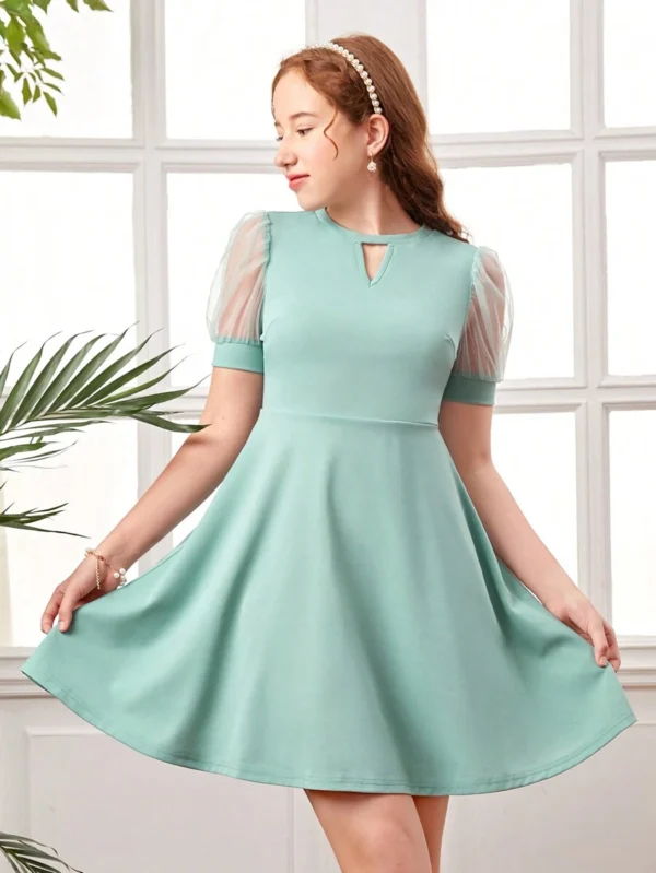 Vestido Elegante Con Manga Corta De Tejido De Punto Y Malla A Parches