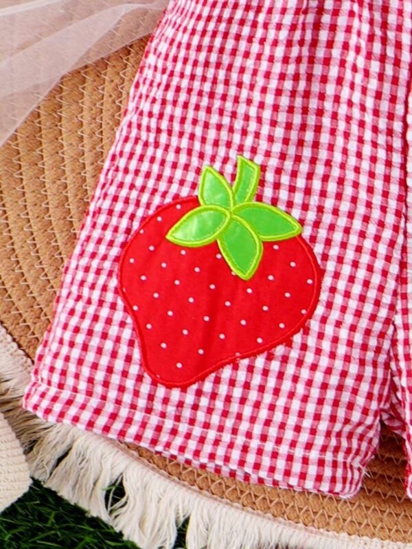 Mono de verano para bebé niña con detalles de lazo y decoración de parches de fresa a cuadros - Imagen 3