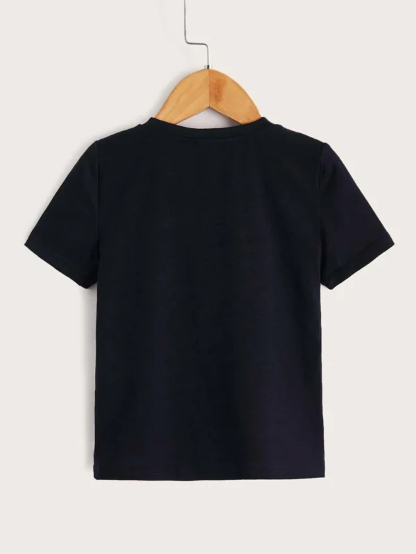 Camiseta con estampado de rayas y bolsillo con parche - Imagen 2