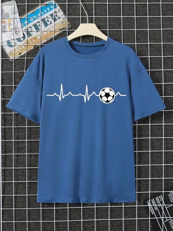 Camiseta con estampado de latido cardíaco y fútbol