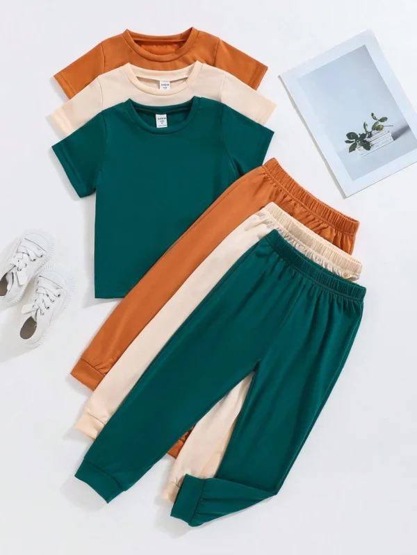 Conjunto de camiseta cómoda de manga corta de múltiples colores y pantalón