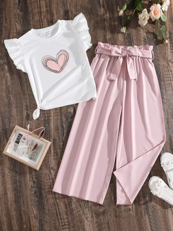 Top Con Estampado De Corazón Y Ribete Con Volantes Y Pantalones Con Cinturón