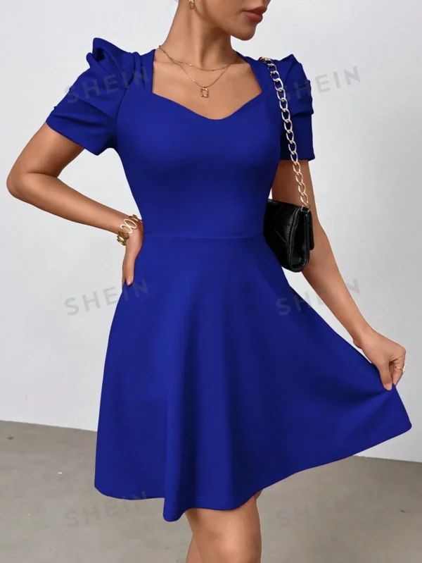 Vestido romántico de manga corta - Imagen 3