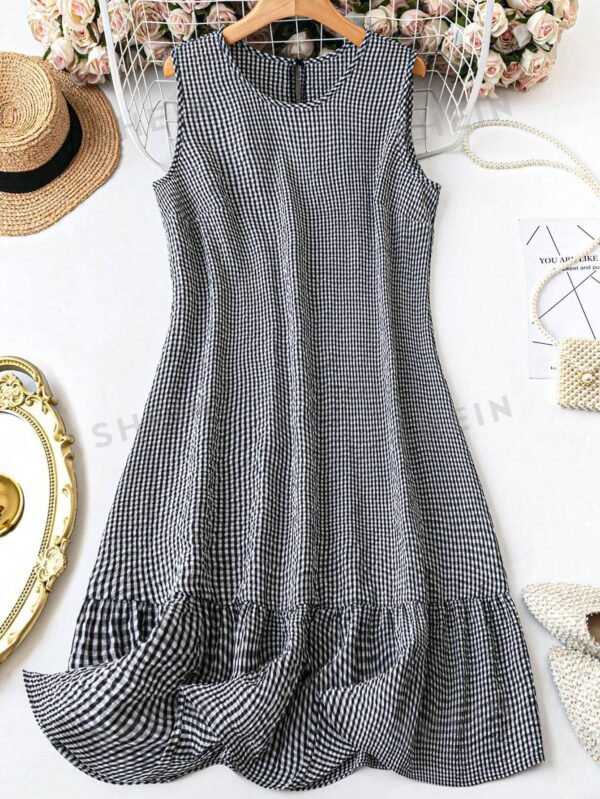 Vestido sin mangas con cuello redondo y estampado a cuadros