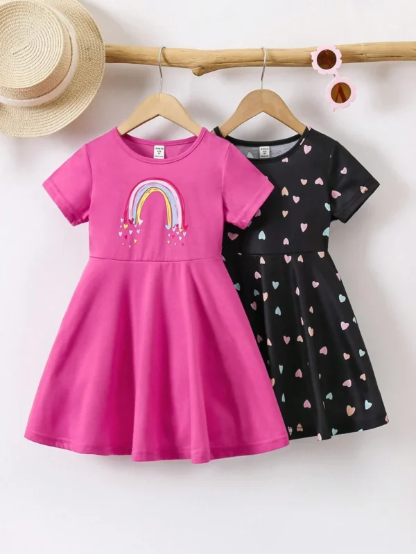 Vestido de manga corta informal con estampado de corazones arcoíris