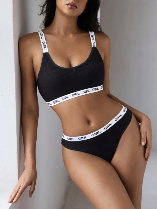 Conjunto deportivo de lencería de sujetador y braguita con mensaje de yoga