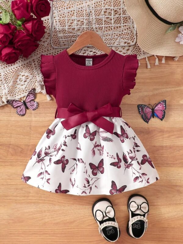 Vestido impreso de patrón de mariposa casual y romántico con cinturón