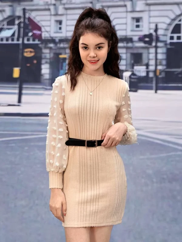 Vestido en contraste de lunares de manga de malla para chica