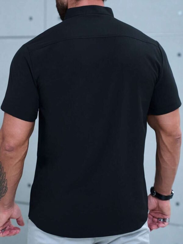 Camisa de manga corta con botones y bolsillos parcheados - Imagen 2