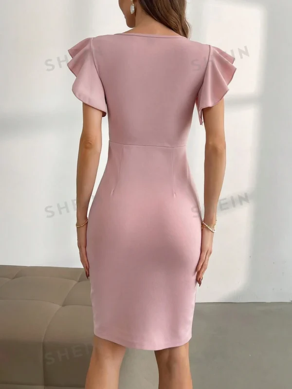 Vestido sencillo de manga acampanada con volantes laterales - Imagen 3